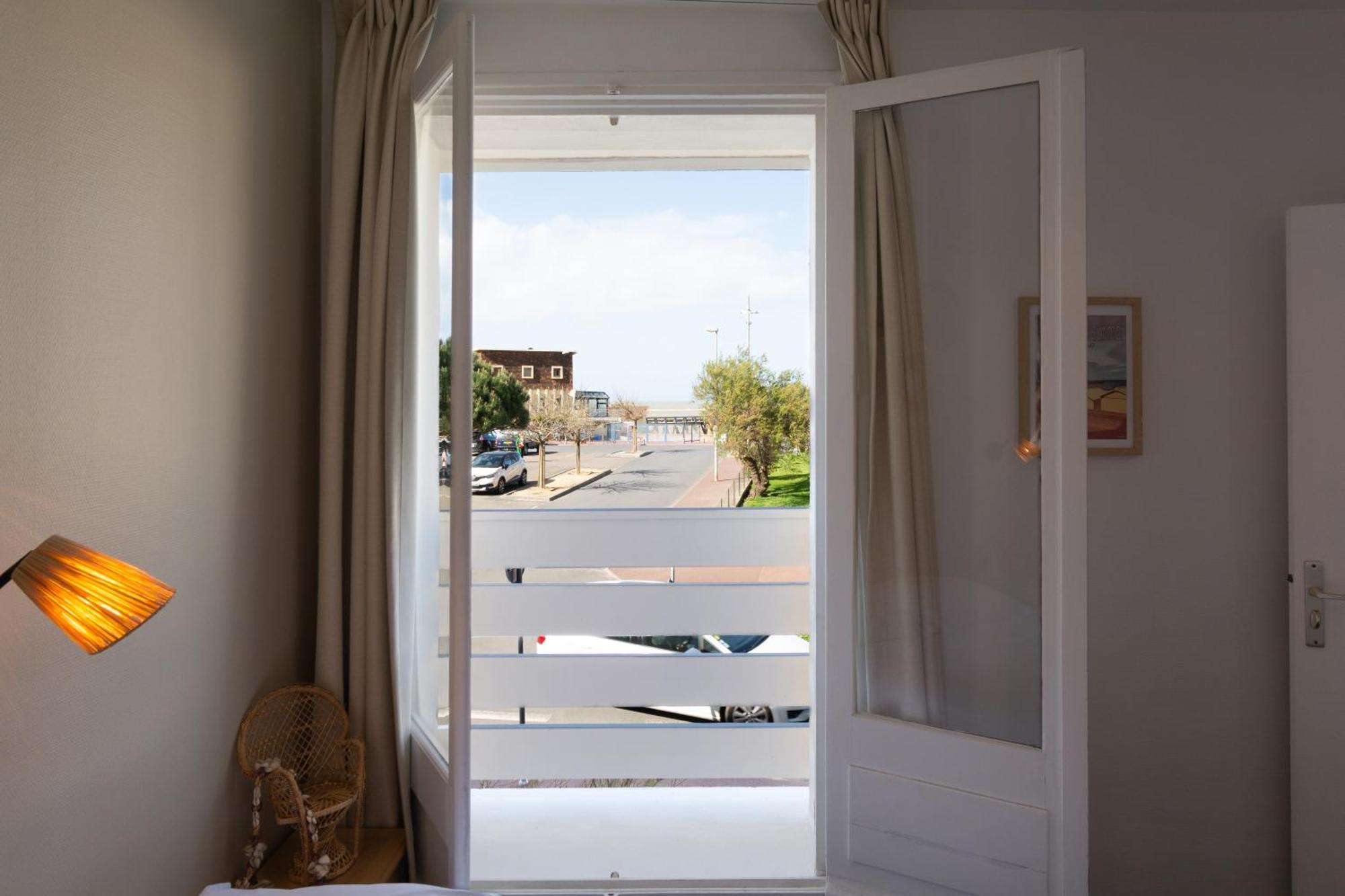 Hotel De La Plage Courseulles-sur-Mer Eksteriør billede
